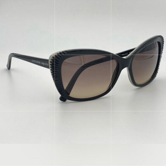 ALEXANDER MCQUEEN Black Gradient Lenses Two Tone Frame AMQ 4178/S Sunglasses - Picture 2 of 13